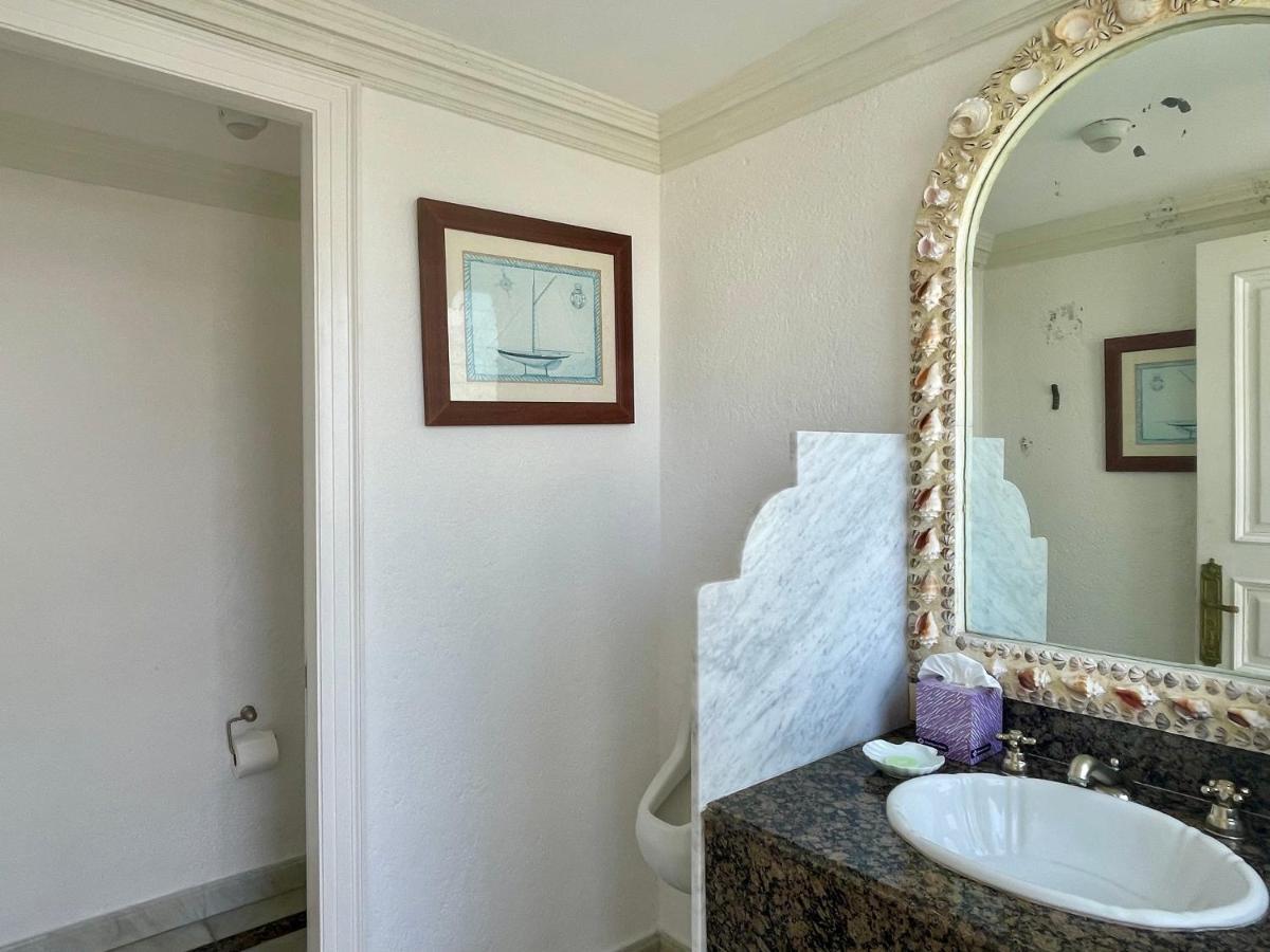 Vilă Jade Luxury Full Service Staff